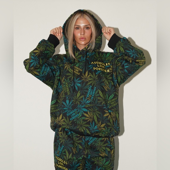 RANDOM HOODIES OF YOUR DIZE CHOICE NEW - Picture 2 of 2